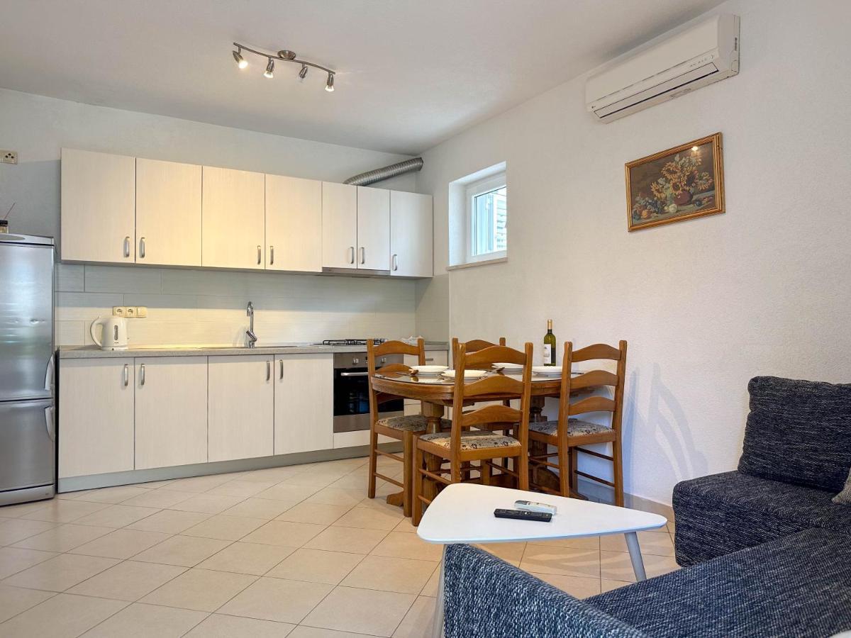 Apartments Paladin Makarska Exterior foto